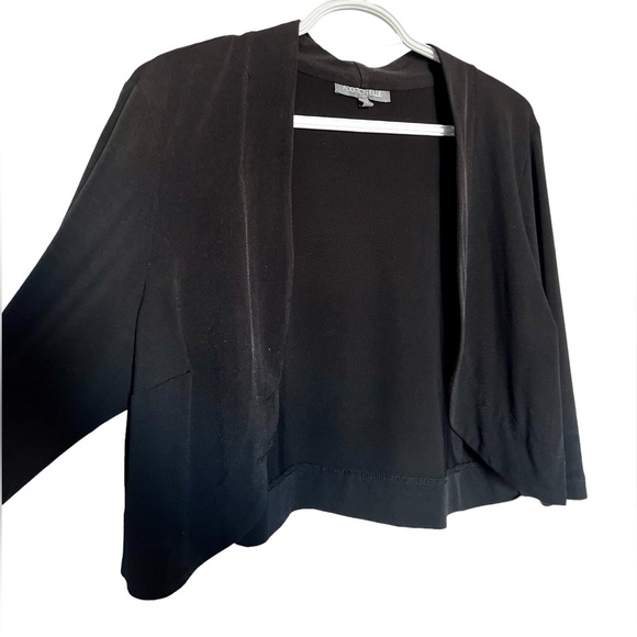 Plus size, sleek black cropped shawl - Picture 1 of 5